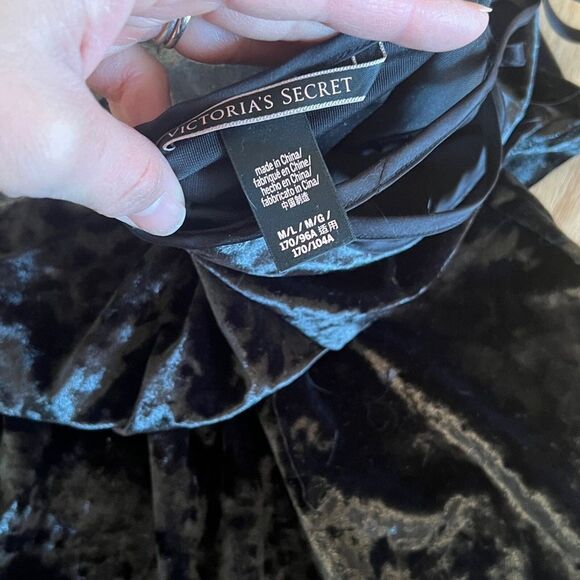 Victorias Secret Slip Dress Womens Medium Black crushed Velvet‎ Sleeveless glam - Picture 5 of 6